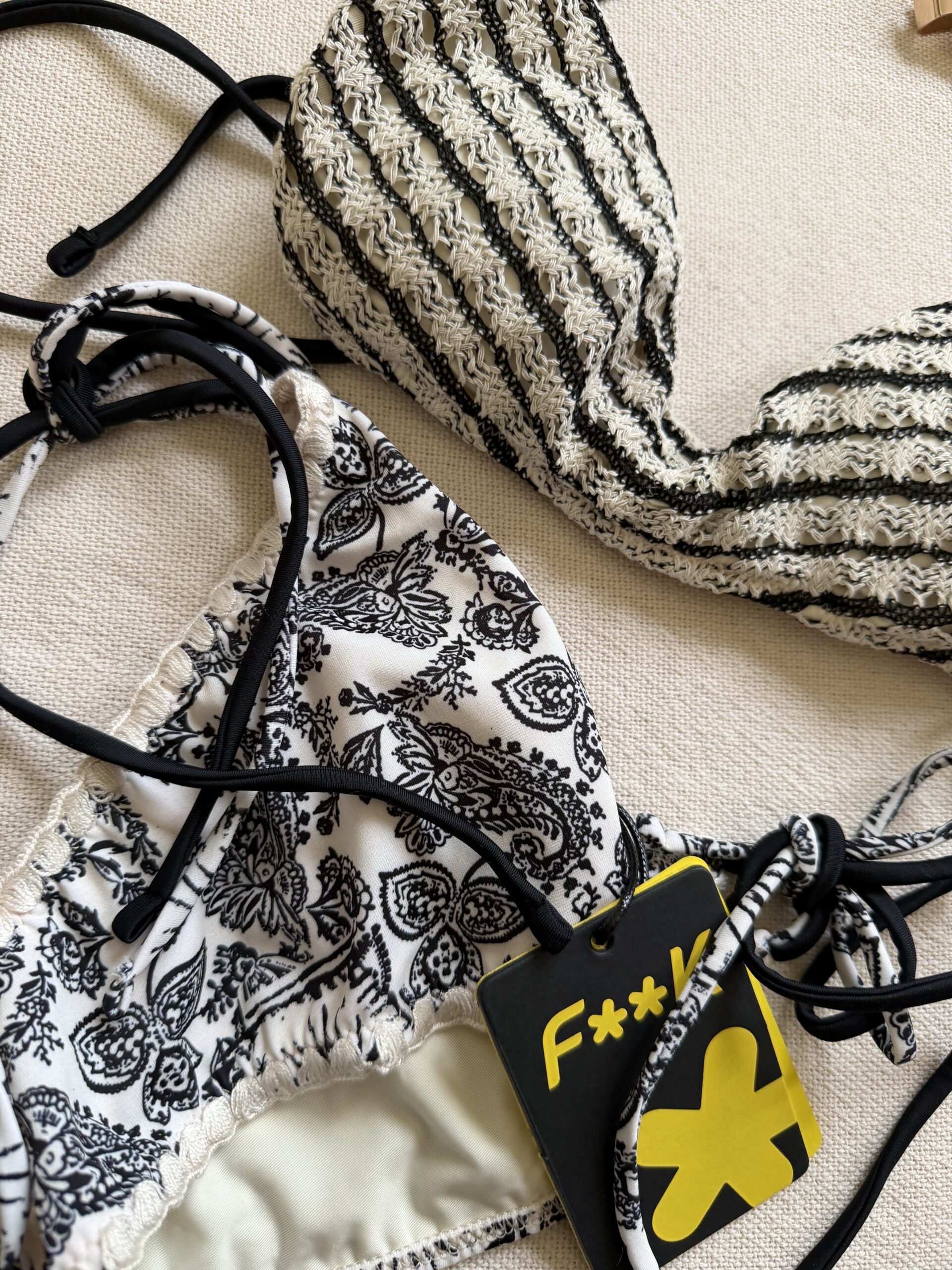 Costume F**K fascia ricamata e slip laccetti