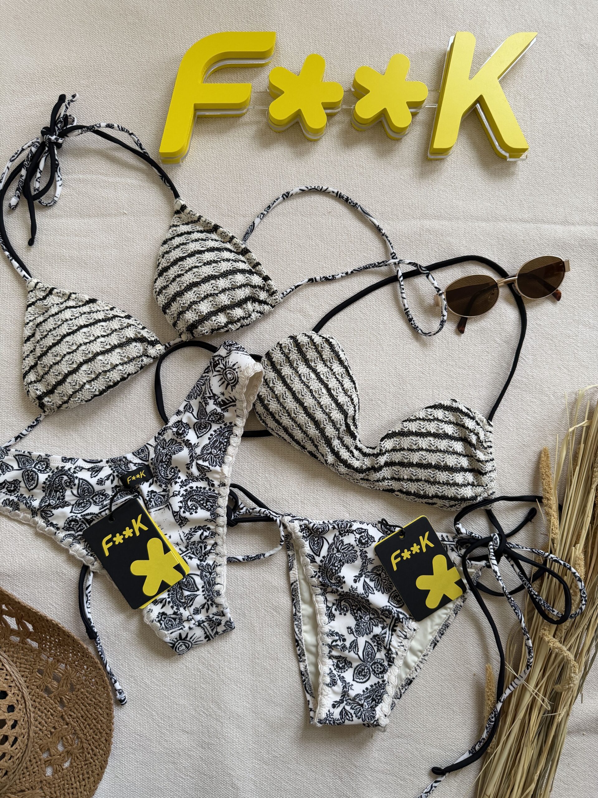 Costume F**K fascia ricamata e slip laccetti