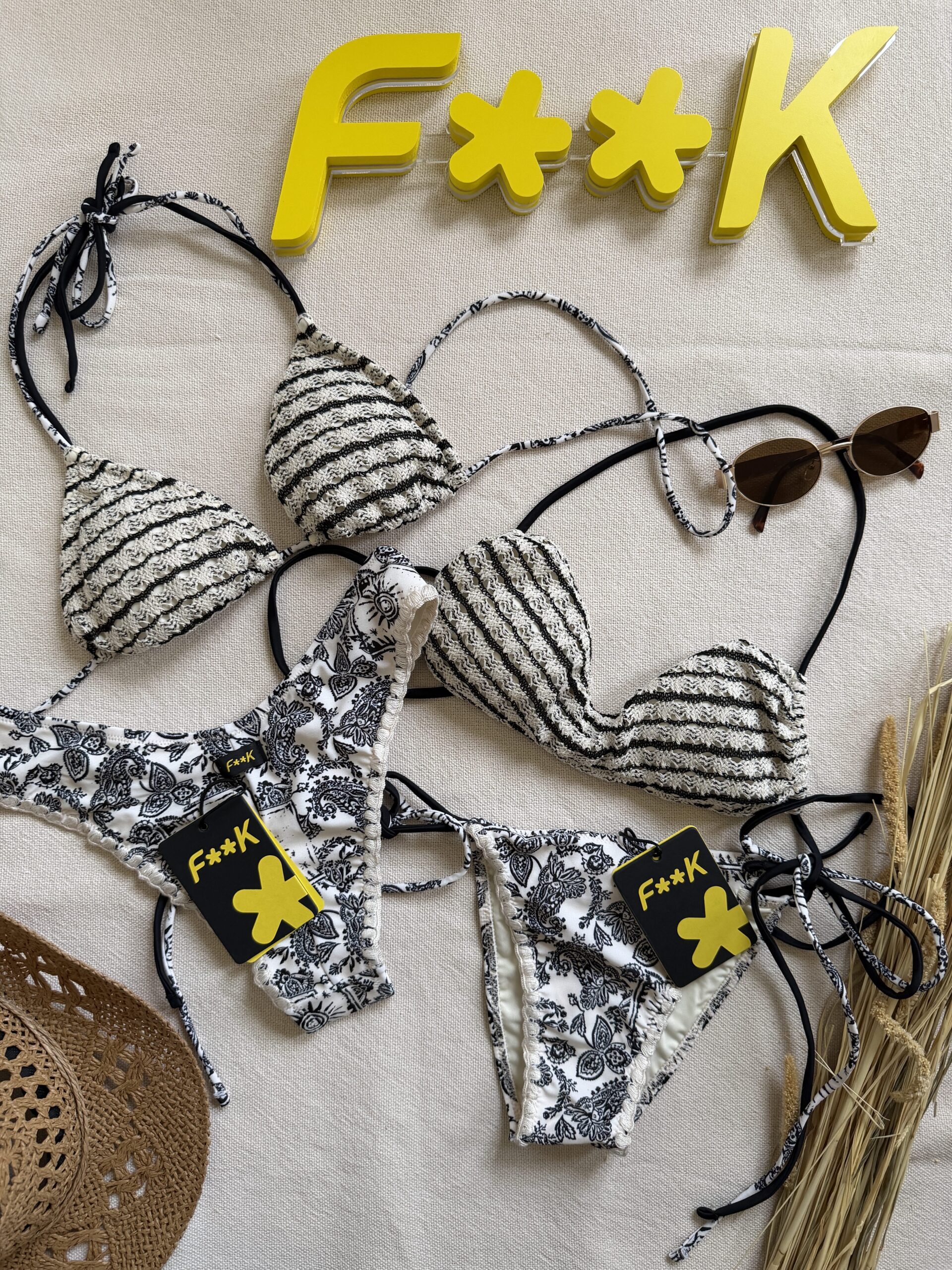 Costume F**K fascia ricamata e slip laccetti