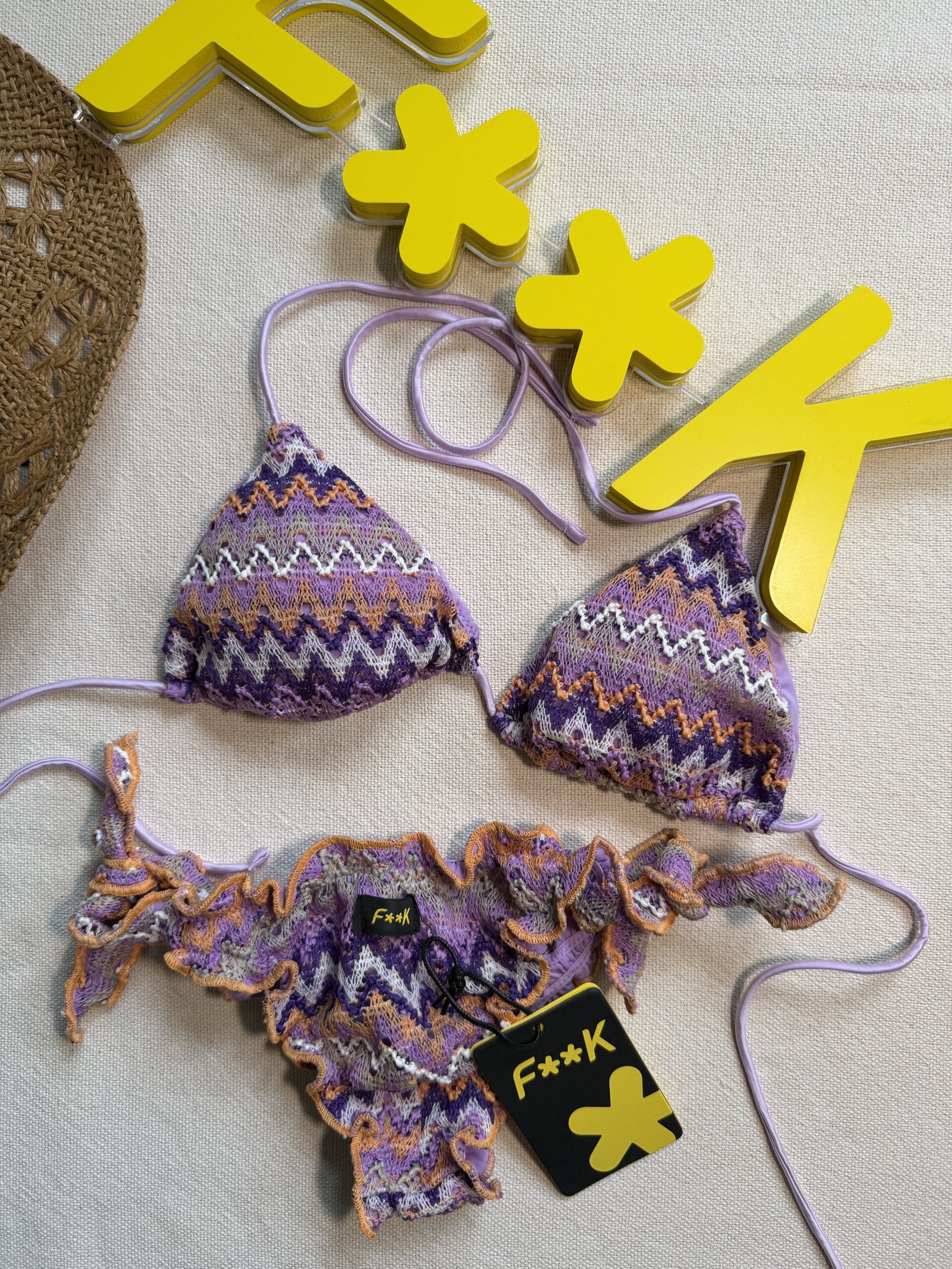 Costume F**K triangolo bralette&slip sgambato laccetti zigzag