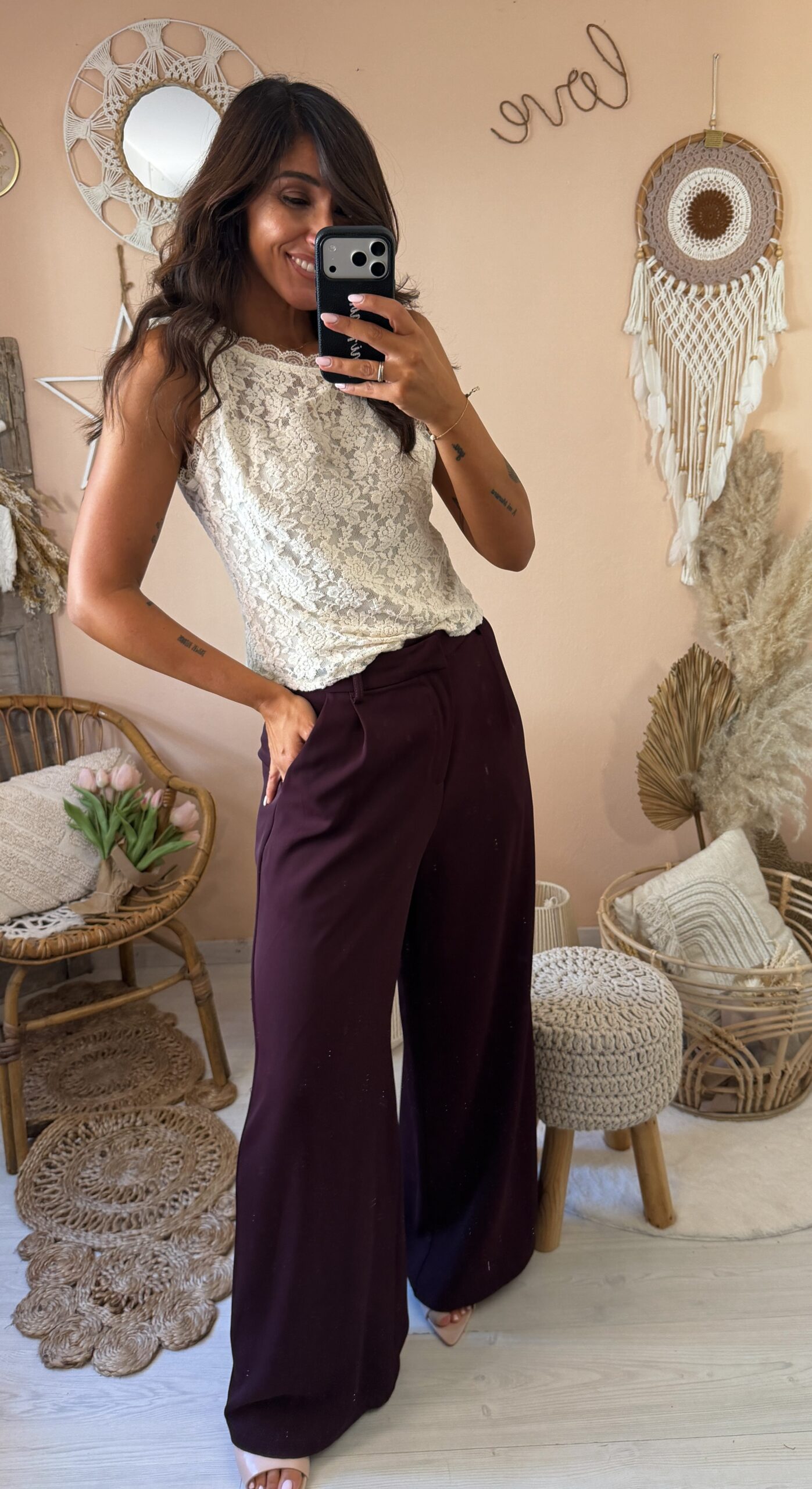 Canotta crop pizzo con bottocino dietro susymix