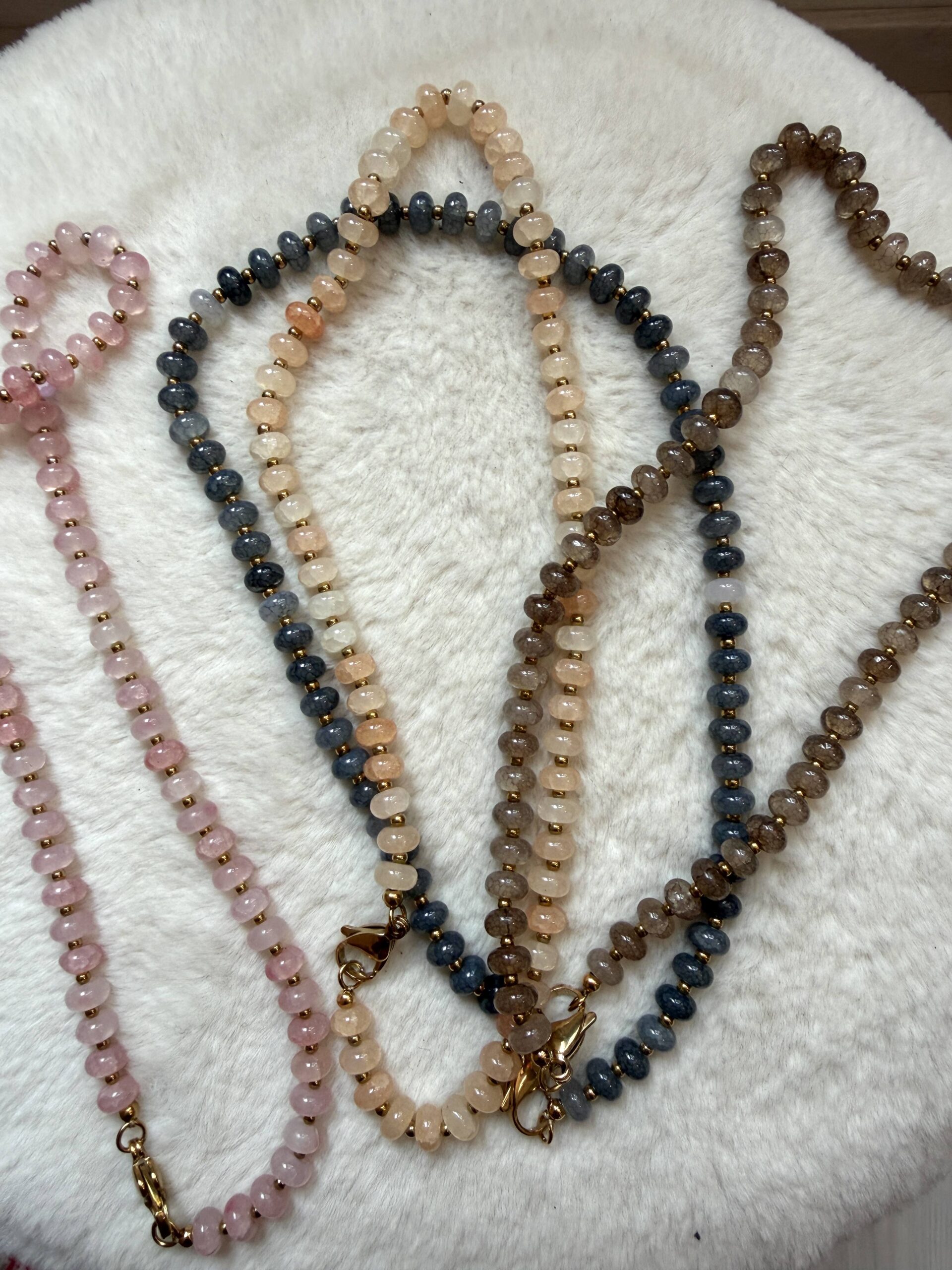 Collana perle maxi moschettone