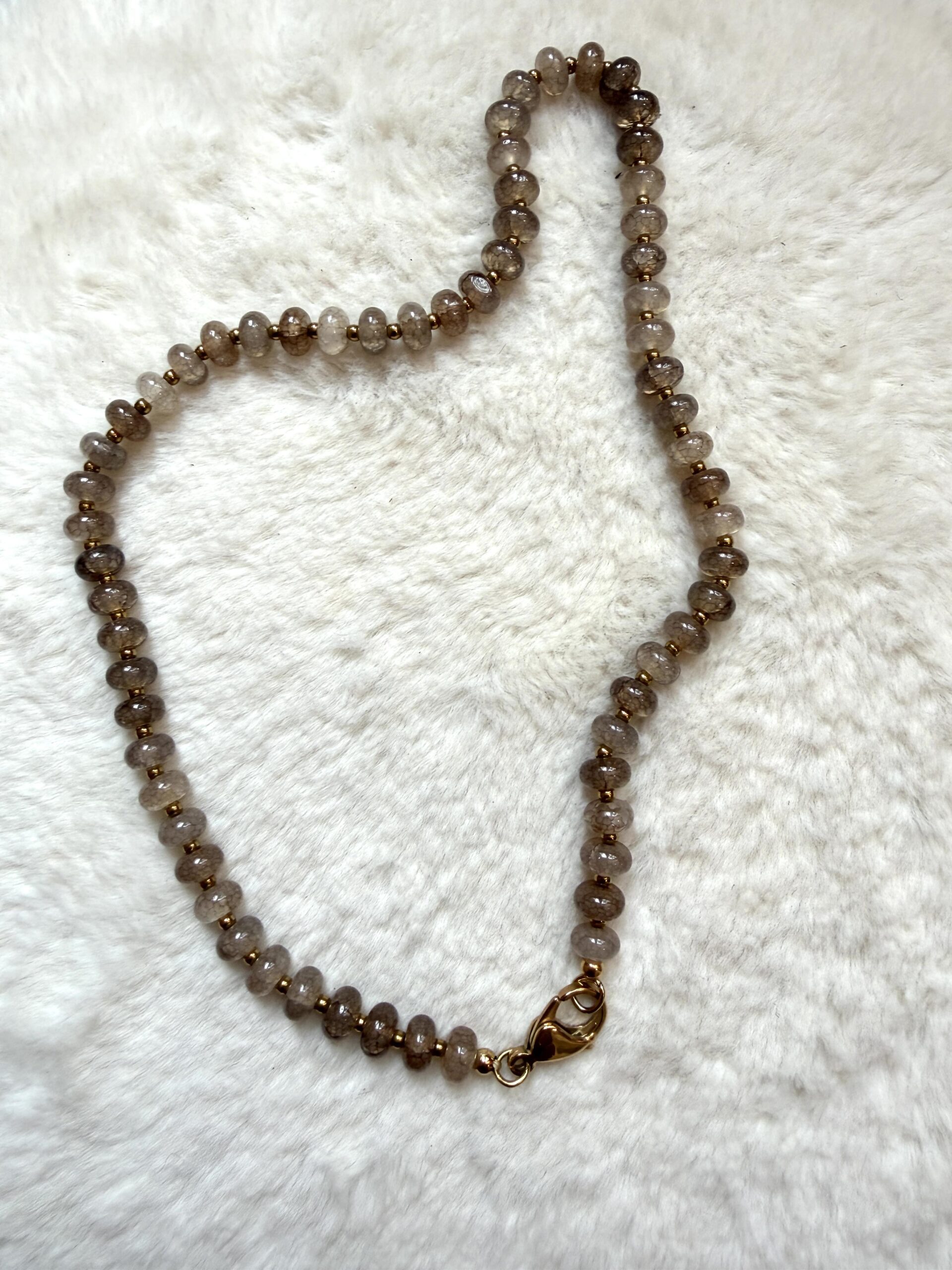 Collana perle maxi moschettone