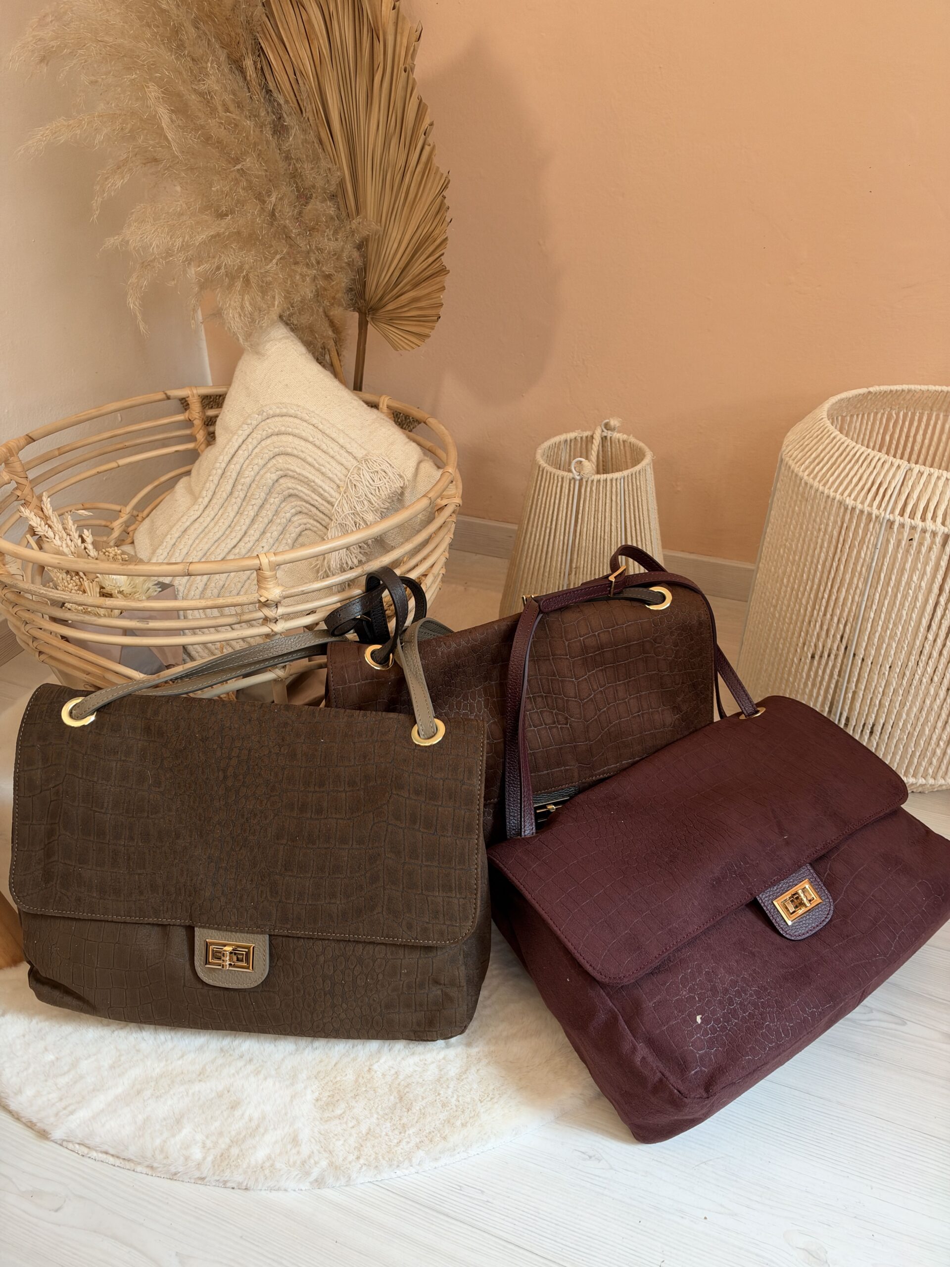 Maxi bag C dettagli in pelle e ecopelle camoscio
