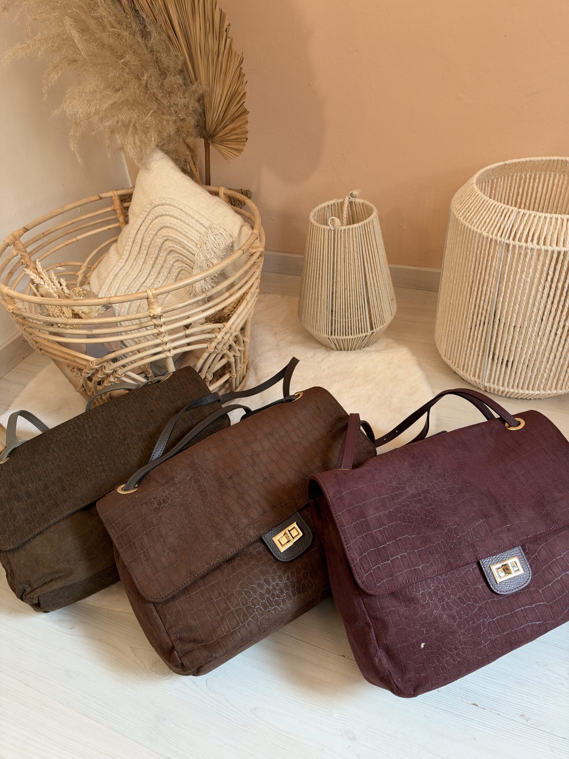 Maxi bag C dettagli in pelle e ecopelle camoscio