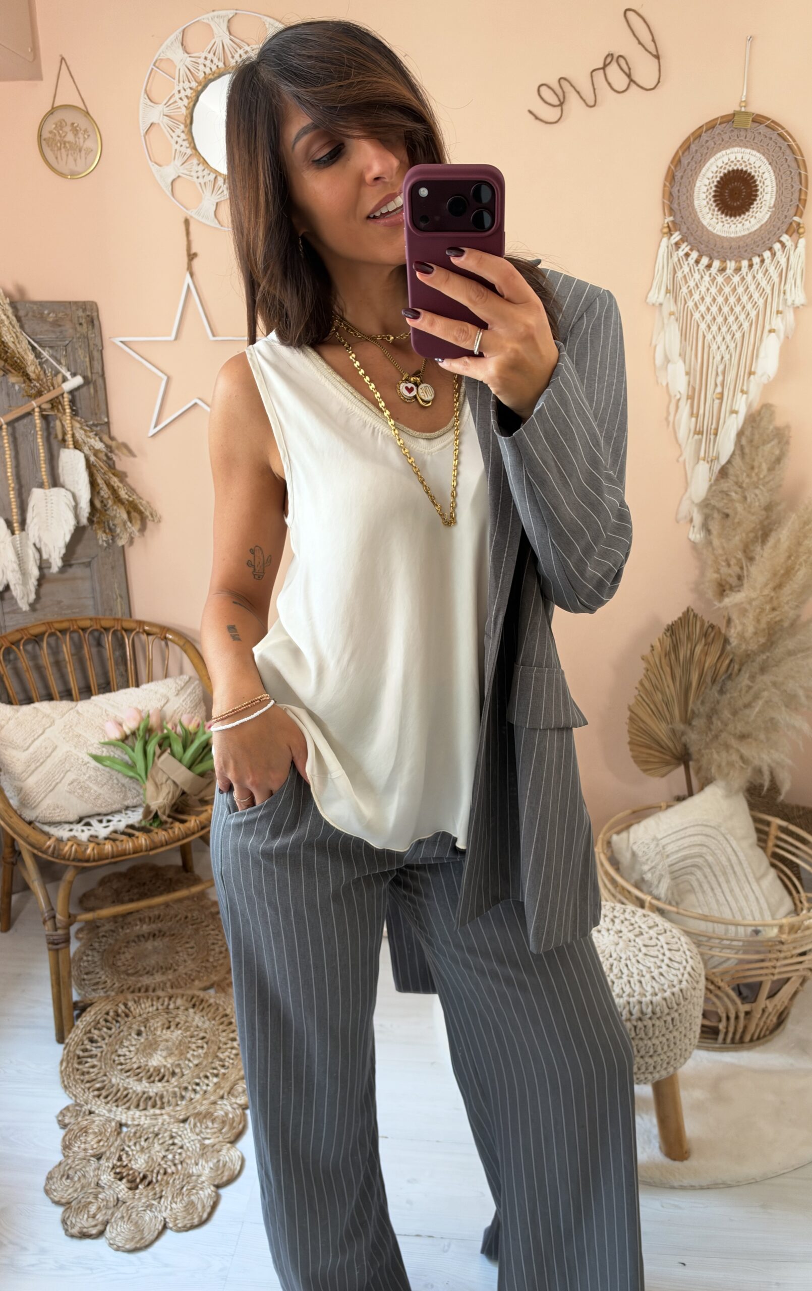 Canotta satin scollo a V dettaglio oro susy mix