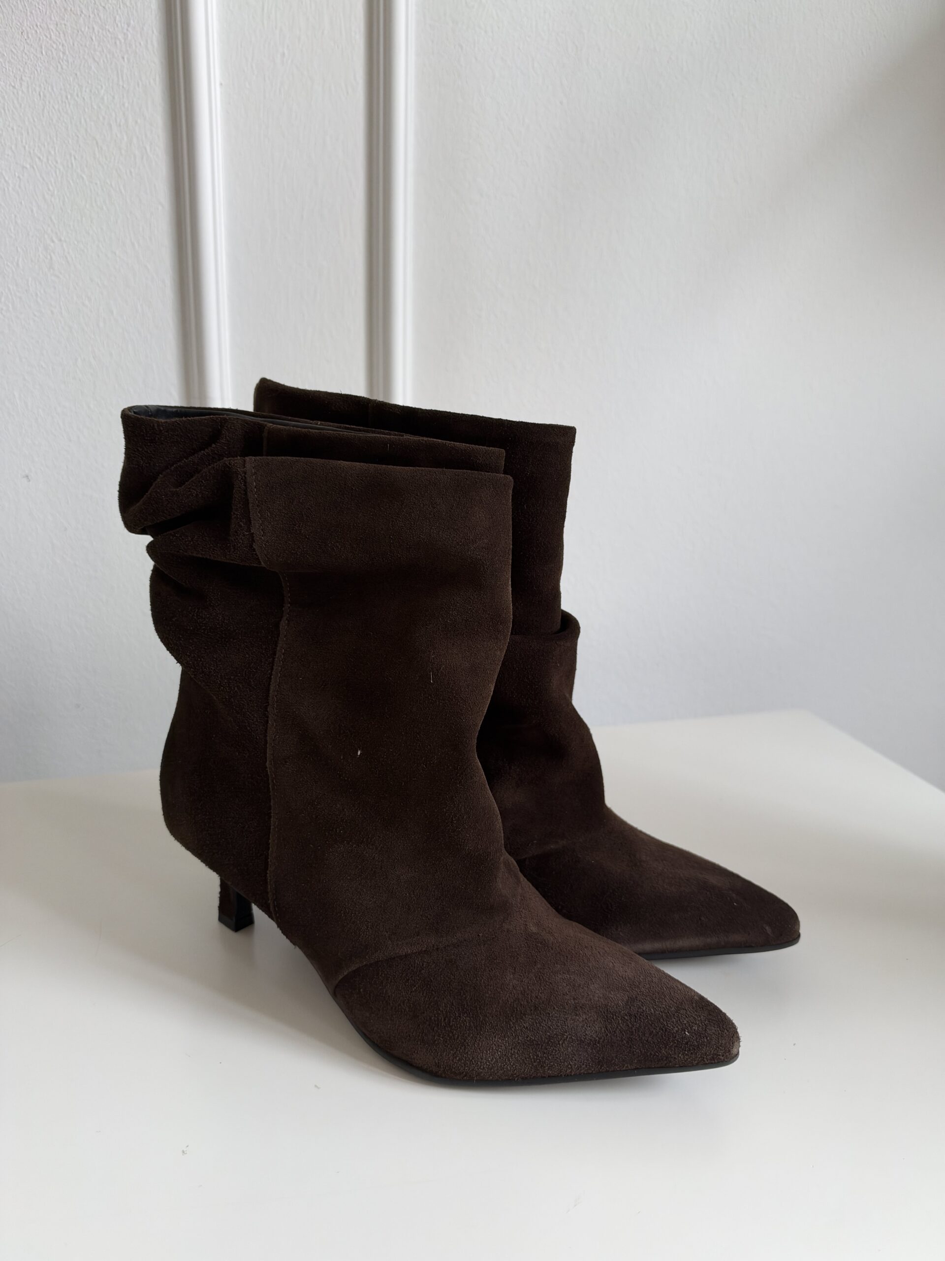 Stivaletto MUST HAVE tacco kitten divine follie testa di moro