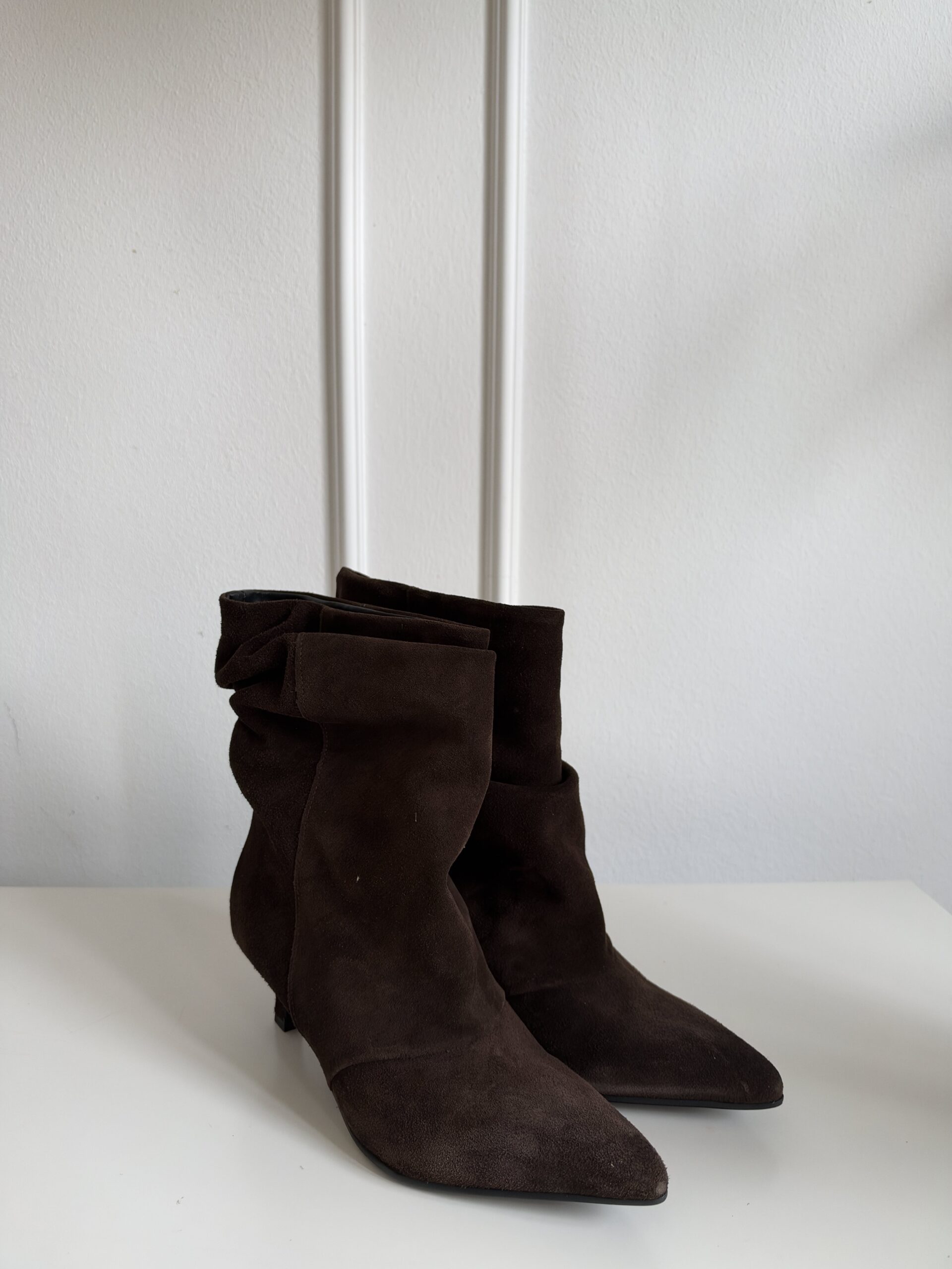Stivaletto MUST HAVE tacco kitten divine follie testa di moro